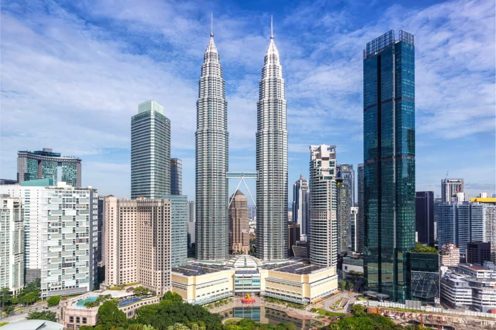 van rental price in kl